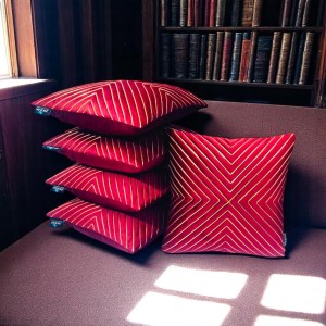Decorative velvet cushion cover maroon